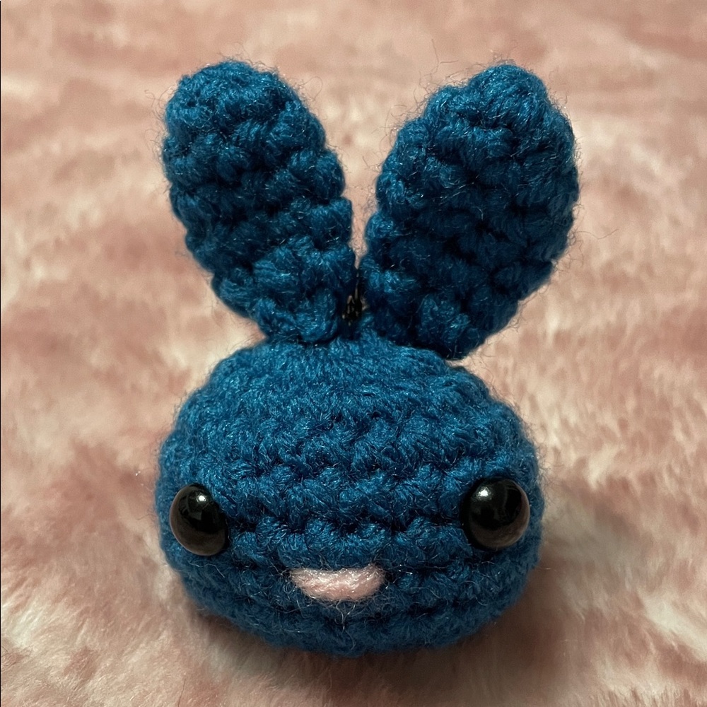 CROCHET MINI MOCHIBUN KEYCHAIN- BLUE WAVE